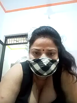 House Wife19 online show from October 6, 4:45 pm