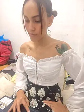 Lilo-skinny online show from November 9, 7:04 am