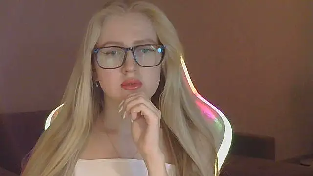 Xylenora online show from October 24, 10:44 am