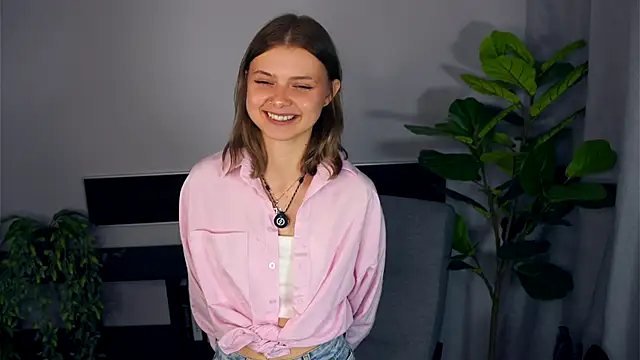 JeanieHelget online show from September 25, 6:17 pm