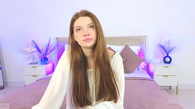 Nicole Broown  online show from September 29, 10:04 pm