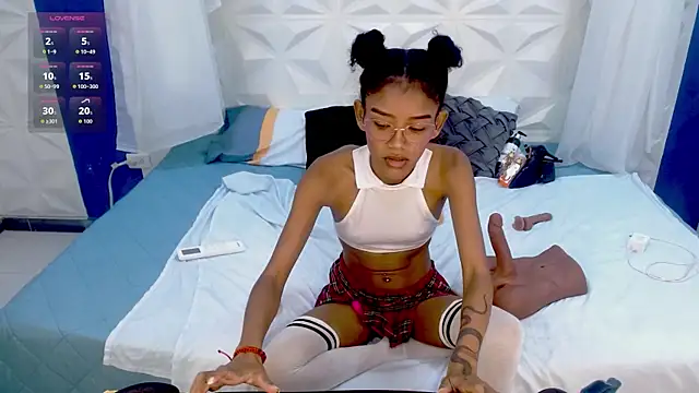 adisson petite1 online show from December 18, 6:01 pm