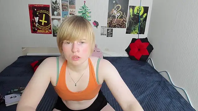 Cattie w  online show from March 4, 1:12 am