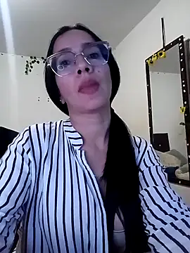 YaraDuartee online show from October 16, 1:08 am