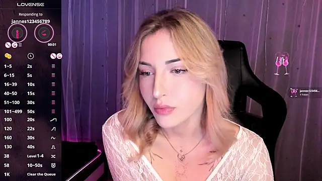 AmyVilvet  online show from January 18, 9:33 pm