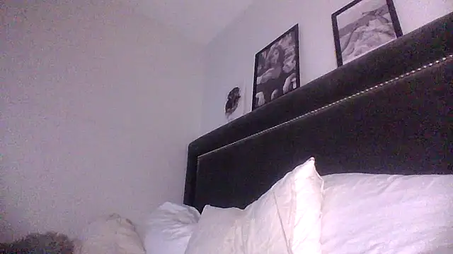 ElviraRose online show from October 14, 5:04 pm