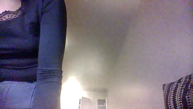 ElviraRose online show from October 10, 6:35 pm