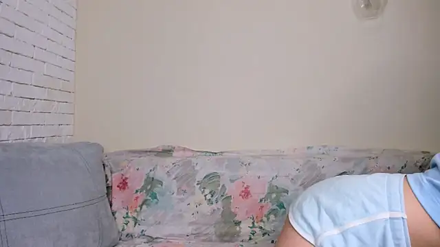 LilMary  online show from February 22, 7:59 pm