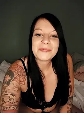 MieziMinz online show from October 14, 7:05 pm