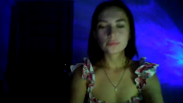 InnessKiss online show from October 1, 9:42 pm