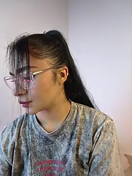 In-Ur-dreams online show from November 29, 7:07 pm