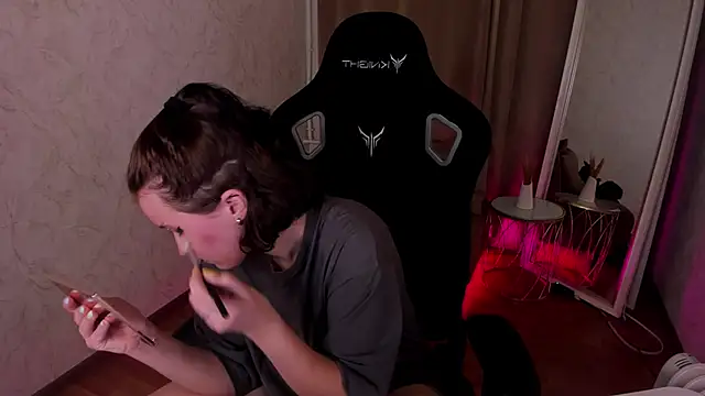 Violet Ferguson online show from November 7, 5:07 pm