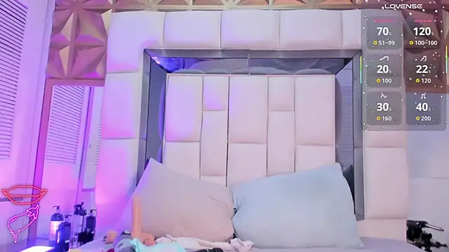 violet milleer online show from March 3, 7:20 pm