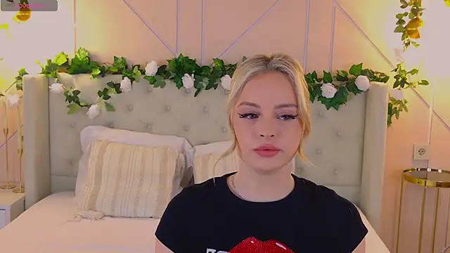 EllyLinn online show from April 16, 8:08 pm