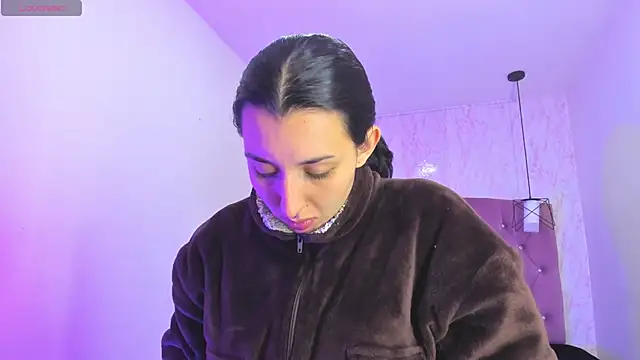 Iris  77 online show from November 11, 4:15 pm