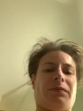 GoldenPussy1329 online show from March 22, 1:11 am