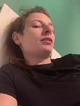 GoldenPussy1329 online show from April 14, 10:10 pm