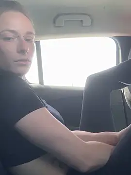 GoldenPussy1329 online show from April 10, 1:06 pm