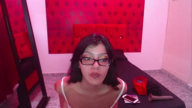 ChloePetite 0 online show from October 5, 8:47 pm