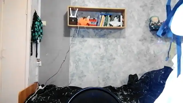 Beeping Creature online show from October 22, 5:40 pm