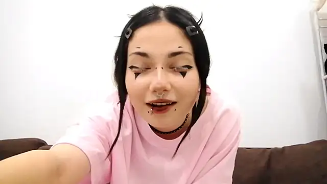 Beeping Creature online show from October 9, 6:01 pm