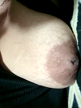 Hotmommax online show from October 23, 8:37 pm