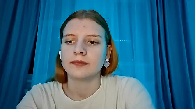 LynteriLain online show from November 6, 7:53 pm