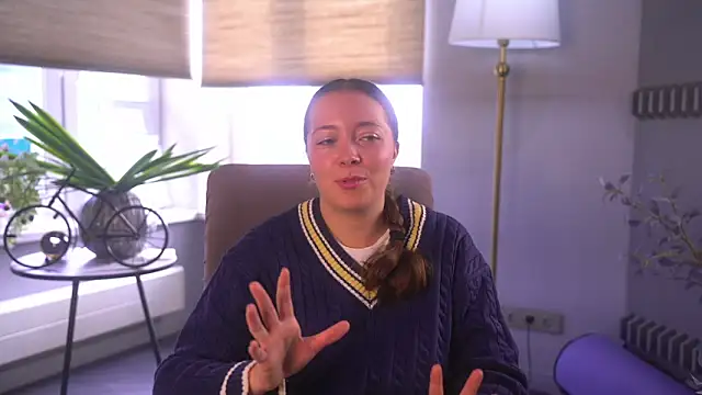 IvyBronsky online show from September 28, 4:41 am