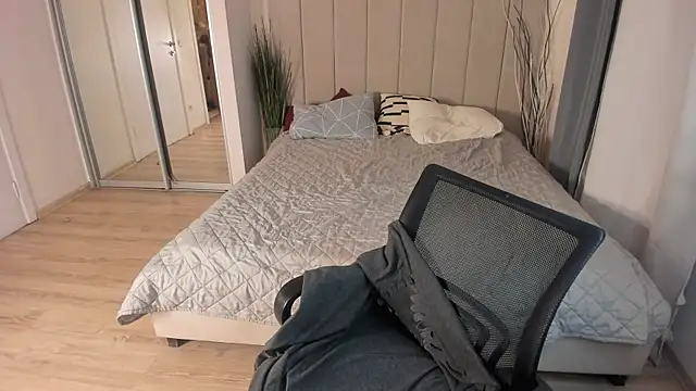  EVA GREEN online show from November 9, 5:31 pm