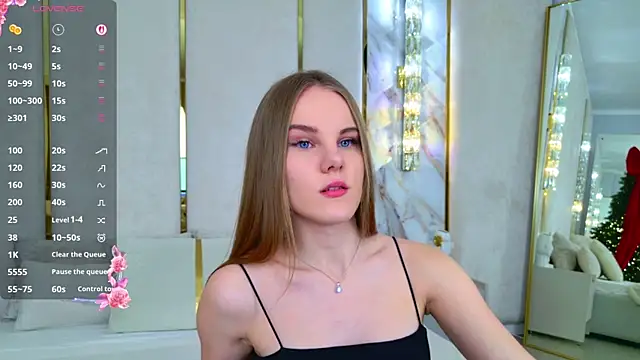 Lili Lohan online show from November 24, 5:15 pm