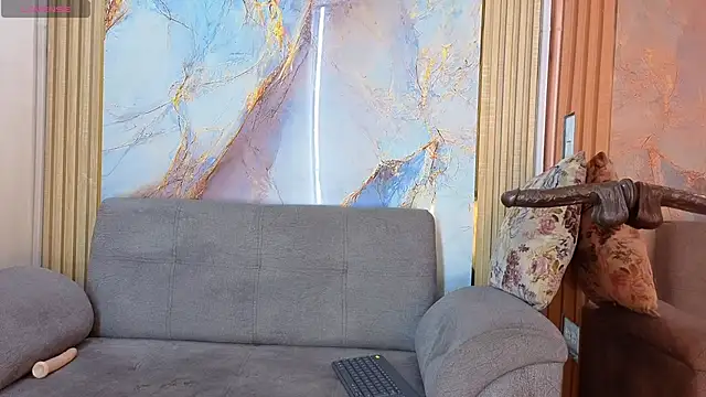 Nahomy Smiths aws online show from November 5, 10:15 pm