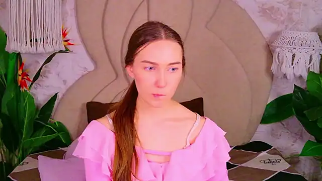 OliviaLay online show from January 8, 2:10 pm