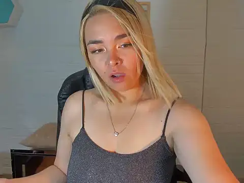 Eily Blunts online show from October 15, 8:11 pm