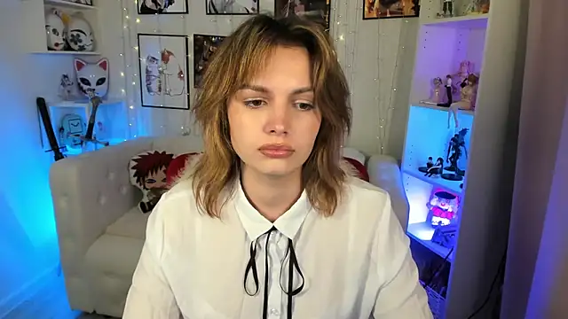 VioletteRose online show from October 6, 4:34 pm