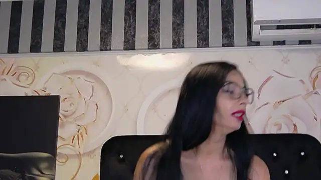 MiaRyder online show from October 14, 12:30 pm