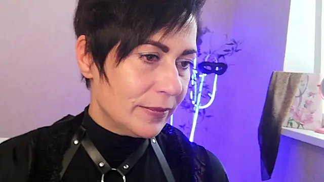 Ashley Brookss online show from November 12, 10:57 am