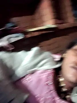 Katrina kaif143 online show from December 17, 3:27 pm