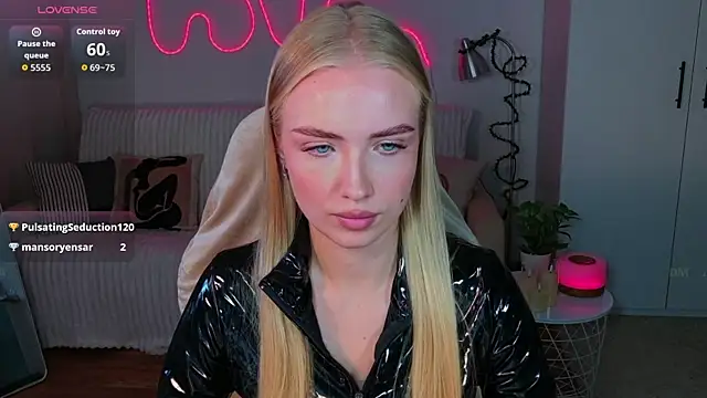 TessaGrays online show from May 31, 3:07 pm