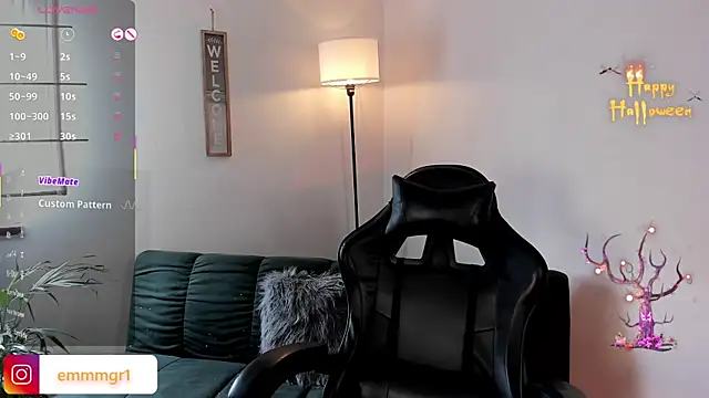 emma-green0 online show from October 6, 5:29 pm