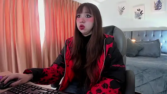 Scarlett  Cooper   online show from February 21, 1:34 pm