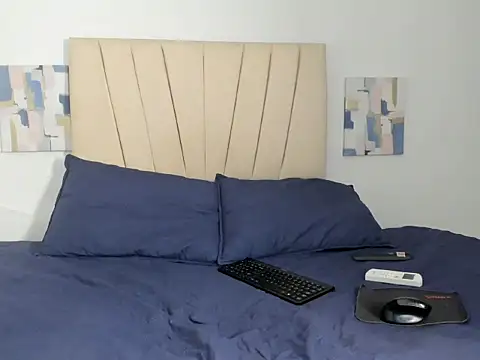 Ainoa Pink online show from October 3, 8:36 pm