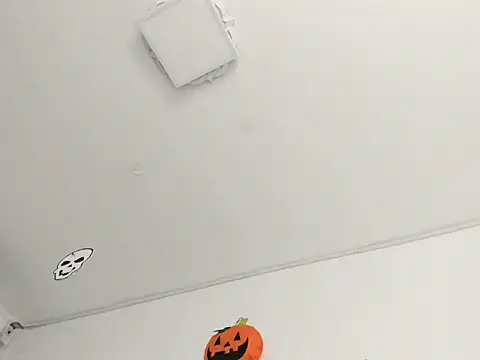 Ainoa Pink online show from October 21, 8:35 pm