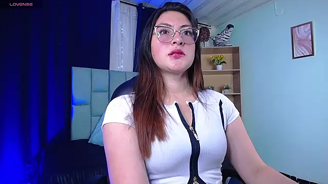 Charlotteee1 online show from October 7, 7:29 pm