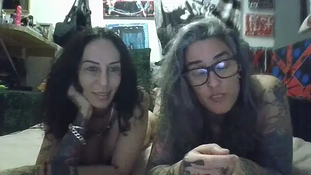 inkdhollow1 online show from August 9, 12:18 am