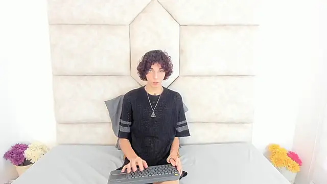 Scaarlett 22  online show from November 9, 6:37 pm