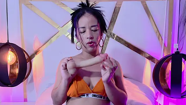 Amara Martell online show from November 15, 1:12 pm