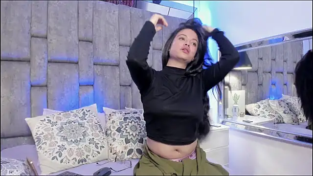 BadBunnyx7 online show from October 2, 7:52 pm