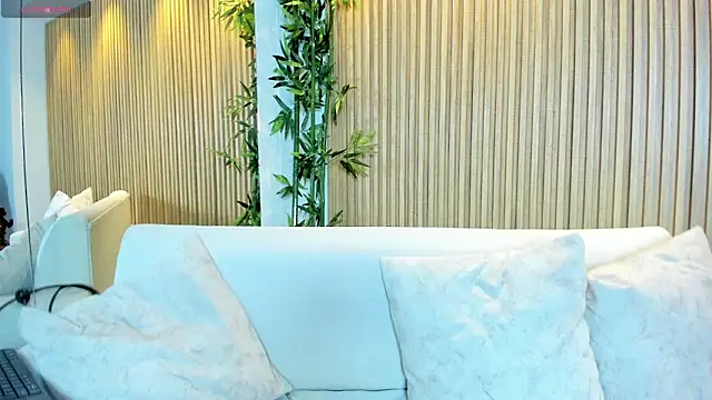 VenusCooper online show from October 18, 9:27 pm