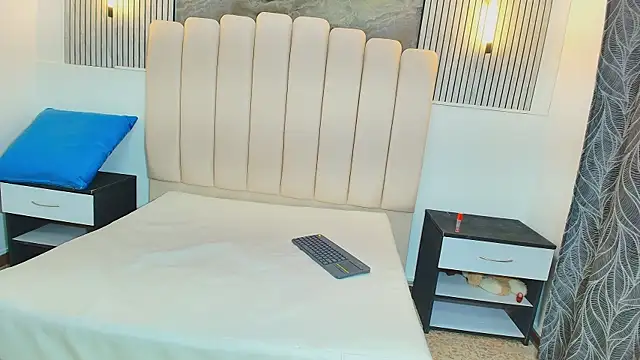 VANESA RUSEFF online show from November 4, 7:41 pm