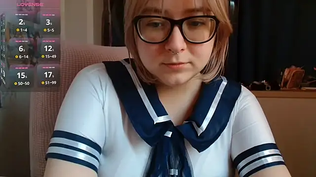 LolaWEI online show from October 15, 7:33 am